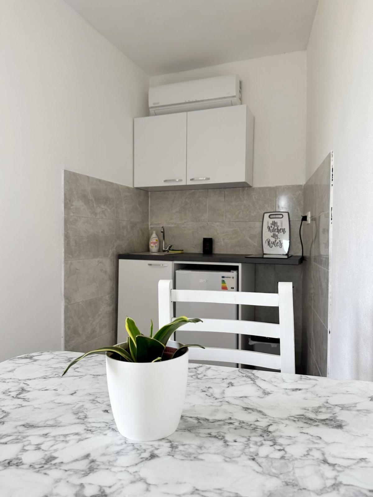 Jasmin Apartmani Bar Extérieur photo